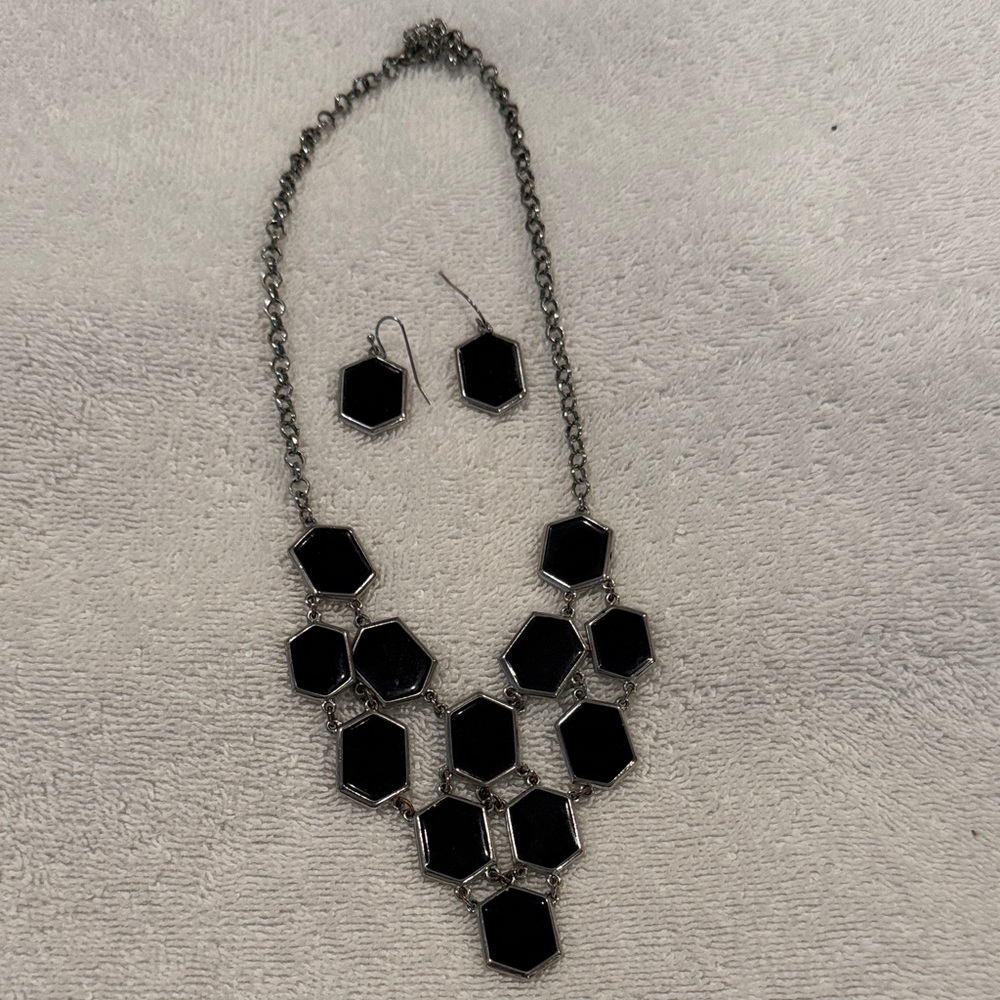 Elegant Black and Silver Necklace and Earring Set